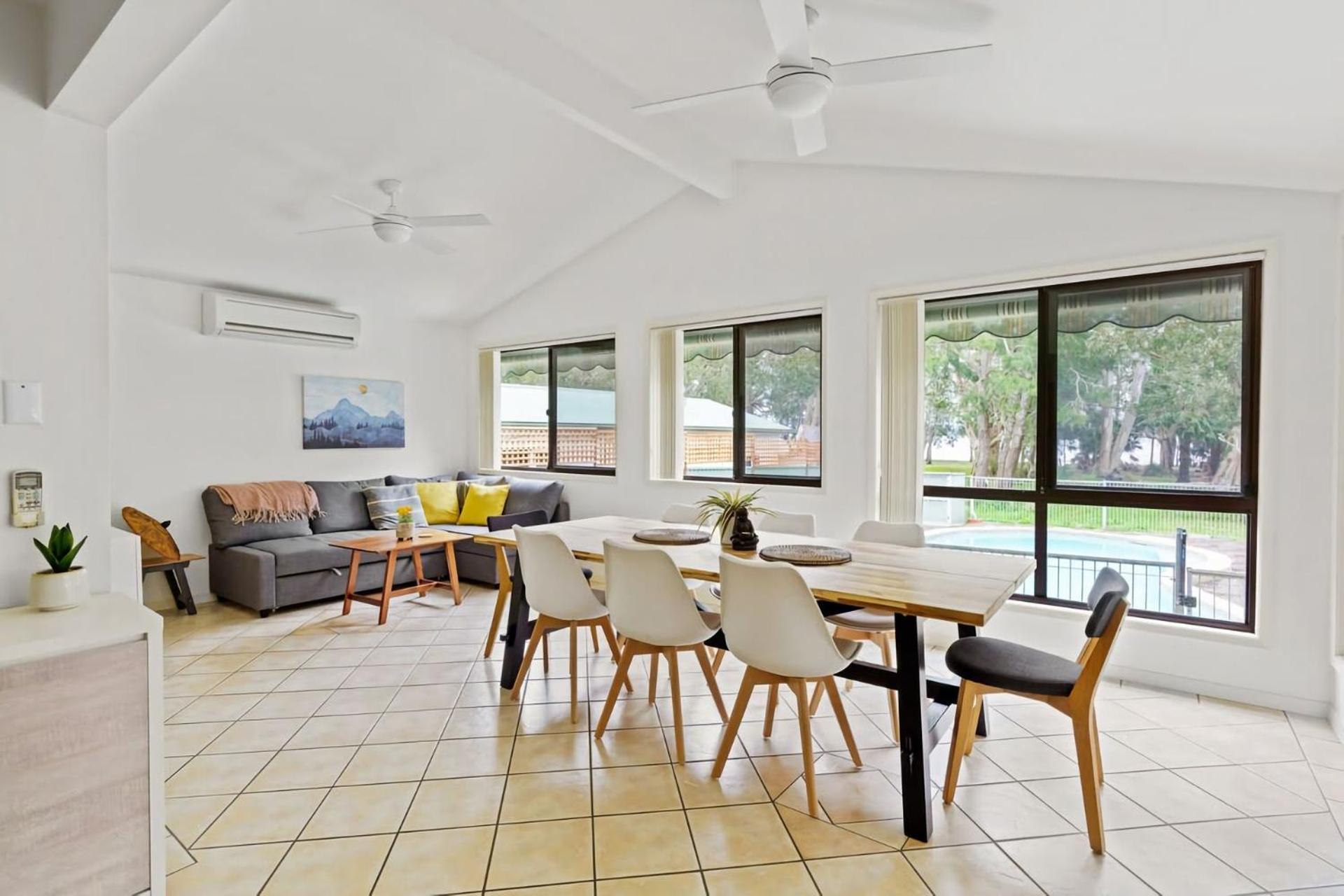 Holiday home Waterfront Pet Friendly Abode Nsw *
